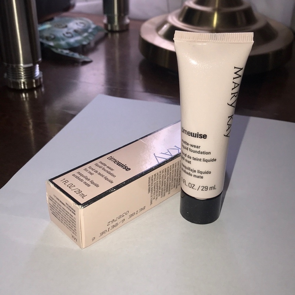 Mary Kay Timewise Matte Foundation - Beige 6
